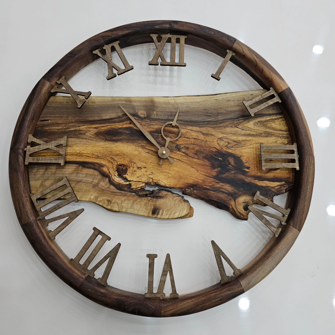 ساعت تمام چوب گردو